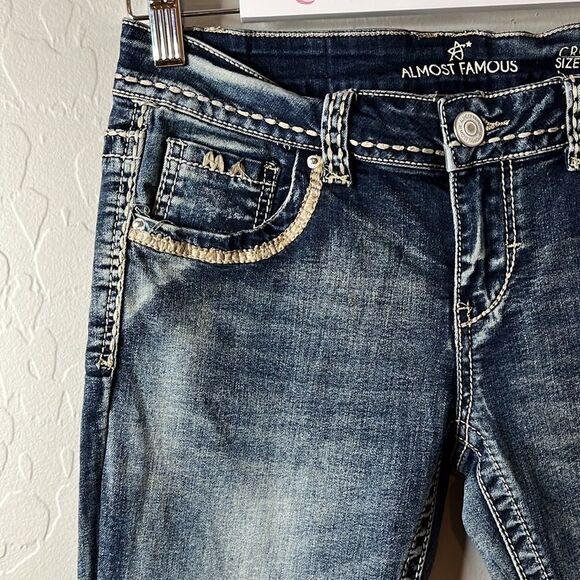 ALMOST Famous low rise cropped jeans embellished flap back pockets Size 7 - Picture 5 of 13